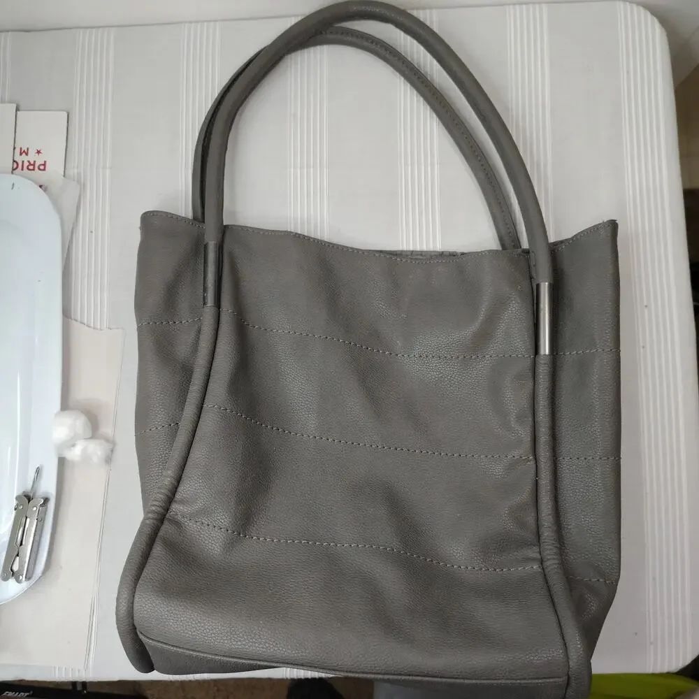 Large Neiman Marcus Gray Pebbled Leather Tote Shoulder Bag Purse‎ Shopping Tote
